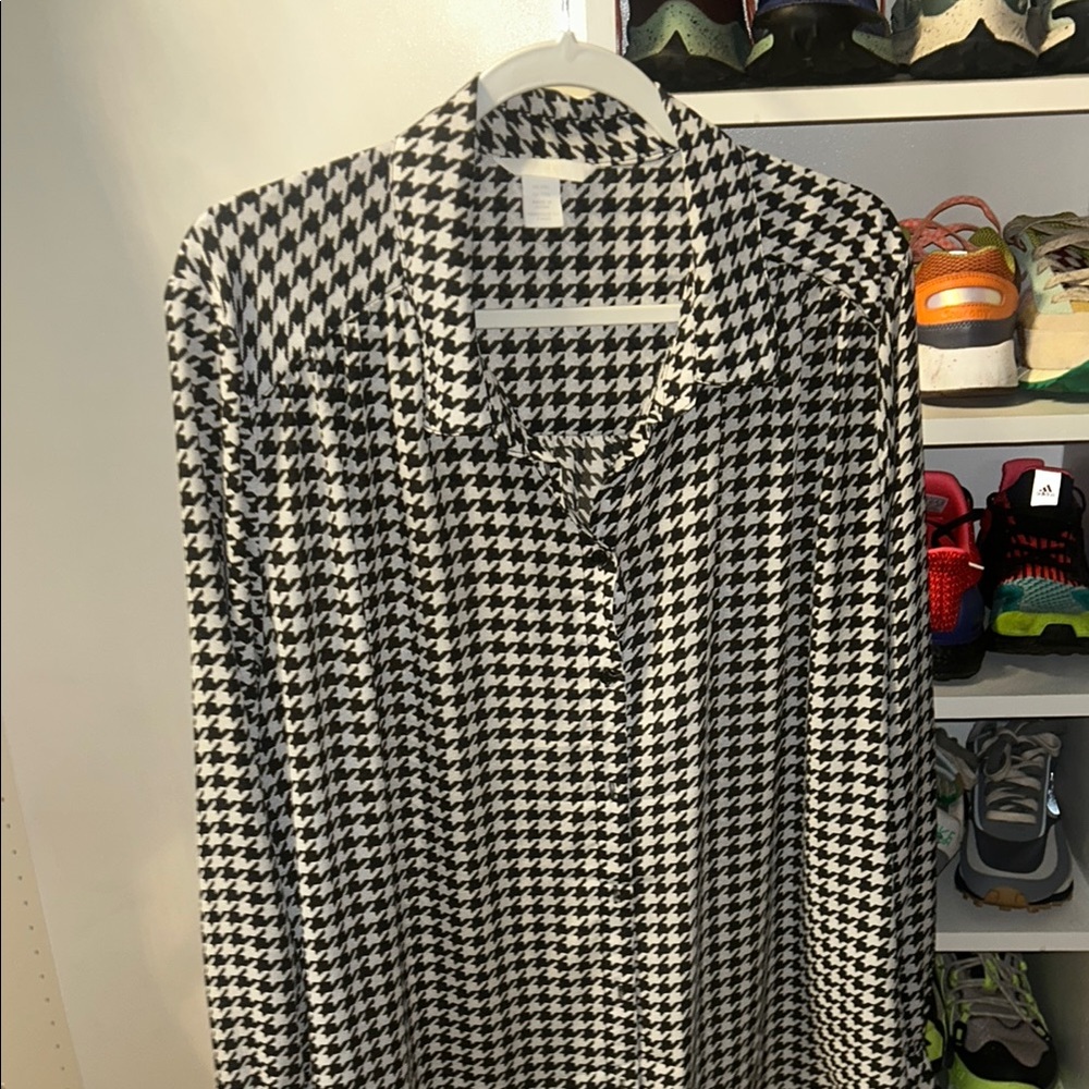 H&M Black and White Houndstooth Blouse